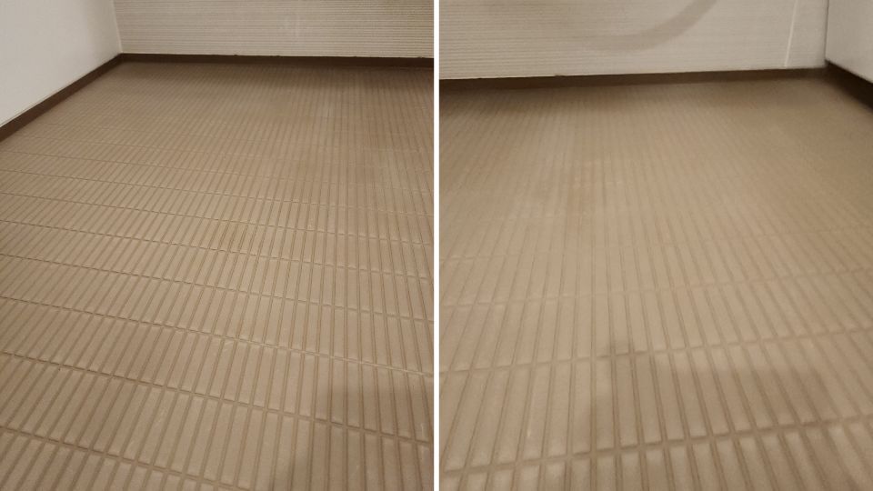 浴室床の白い汚れ